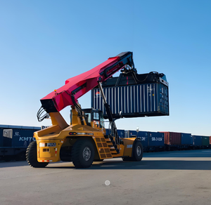 Reach Stacker SRSC45V 45T avec déplacement latéral hydraulique, écarteur/fourches en option pour ports et terminaux, meilleur prix compétitif, capacité de 5 empilages en hauteur - Product Image 3