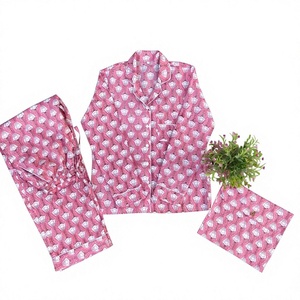 Ensemble de pyjama thermique en coton ultra-doux pour femmes, robe de nuit à imprimé floral numérique, longueur intégrale, décoration boutonnée, confortable pour l'été - Product Image 1