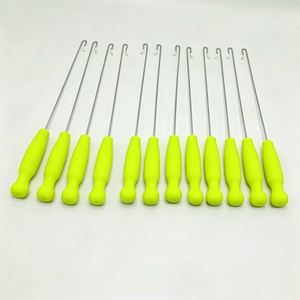 Varillas de control personalizadas para marionetas con mango rojo y puntas de gancho rosas, palos de control con agarre cómodo para ventriluchistas - Product Image 4