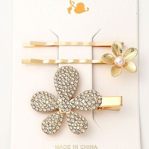 Pince à cheveux fleurie en strass, alliage doré, avec perle, accessoire quotidien, fabriqué en Chine - Product Image 1