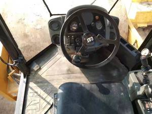 Stock |   Rouleau compresseur vibrant d'occasion Caterpillar le plus vendu - CAT CS-683E/CS-583D/CS-533E avec moteur diesel et pompe professionnels - Product Image 6