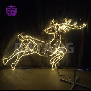 Grande sculpture de renne 3D avec éclairage LED, indice de protection IP65, couleur personnalisable, installation facile, décoration de Noël extérieure - Product Image 3