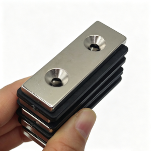 <span class=keywords><strong>Aimant</strong></span> de pêche néodyme carré permanent à trou fraisé avec vis de fixation - Product Image 3