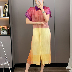 Miyake plisado 2025 primavera nueva solapa estampada, alta gama y elegante, vestido de gran tamaño, ocultador y juvenil para mujer - Product Image 5