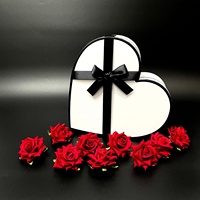 Maßgefertigte Großhandels-Blumengeschenkbox Verpackung Weiße Herzförmige Geschenk-Schokoladenbox für Hochzeiten und Blumenarrangements