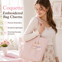 Breloques de sac brodées personnalisées style Coquette, porte-clés en tissu floral pour fille douce, étiquettes cadeaux personnalisées, vente en gros