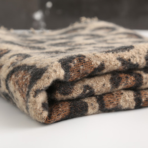 Venta al por mayor caliente largo impresión chal estola de punto larga leopardo bufanda - Product Image 4