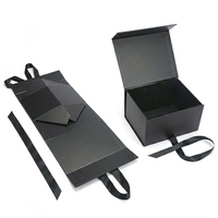 Boîte d'emballage pour sac à main en gros pour le commerce électronique, boîte en papier pliable magnétique, boîte cadeau de luxe noire avec fermeture magnétique, rabat et ruban