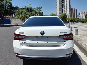 Autos Usados Baratos en Venta, <span class=keywords><strong>Skoda</strong></span> <span class=keywords><strong>Superb</strong></span> 2016 Blanco, 1.8T Automático, Volante a la Izquierda, Sedán de Gasolina - Product Image 6