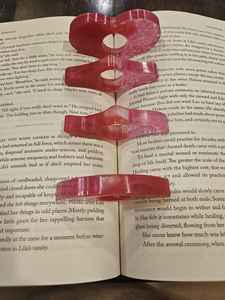 Porte-page en résine et en bois, accessoire de lecture élégant et durable, poignée confortable, parfait pour les livres - Product Image 4