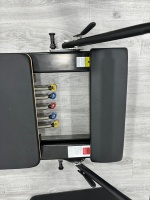 Machine de Pilates Reformer pliable en aluminium de quatrième génération pour l'entraînement en studio commercial, couleur personnalisée disponible