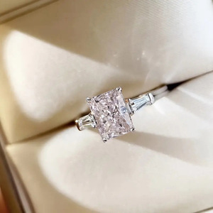 Anello romantico con texture quadrata, elegante gioiello da donna per tutti i giorni, ideale come regalo. - Product Image 3
