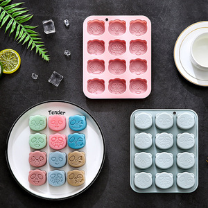 แม่พิมพ์เค้กซิลิโคนแบบไม่ติด 12 ช่อง ลายแพนด้า เกรดอาหาร ใช้ซ้ำได้ แม่พิมพ์ซิลิโคนน่ารักแบบแม่เหล็ก สำหรับทำช็อกโกแลต ลูกอม และน้ำแข็ง DIY - Product Image 3