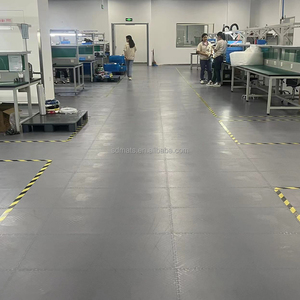 Dalles de sol de <span class=keywords><strong>garage</strong></span> en PVC emboîtables modernes et simples, 6 mm, robustes, imperméables, antidérapantes, pour ateliers industriels, pose par clic - Product Image 6