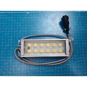 IDEC LF1A-B1-2SHY8 Industrial LED <b>Illumination</b> Unit Used As Is Legacy Semiconductor Equipment Parts - Product Image 2