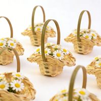 Panier à fleurs miniature en bambou tressé fait main pour la Saint-Valentin, la Journée de la Femme, accessoire photo pour poupée, panier à main pour bébé