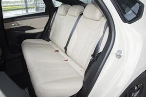 AUTO BYD Qin <span class=keywords><strong>L</strong></span> Sedán 120KM Edición <span class=keywords><strong>H</strong></span>íbrida de Conducción Inteligente AWD 4 Puertas 5 Plazas con Asientos de Cuero <span class=keywords><strong>E</strong></span>-CVT 0-100km/<span class=keywords><strong>h</strong></span> 7.6s - Product Image 5