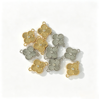 Breloques trèfle en laiton gravées CNC, pendentifs à double boucle en zircon plaqué or/rhodium pour la fabrication de bijoux et la création d'accessoires distinctifs