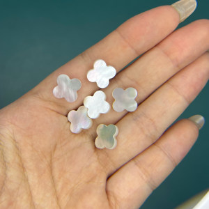 Perlas Sueltas de Nácar Blanco de Grado A, 13*13*2 mm, Diseño de Trébol de Cuatro Hojas, Accesorios para Joyería, OUSIBEI - Product Image 2