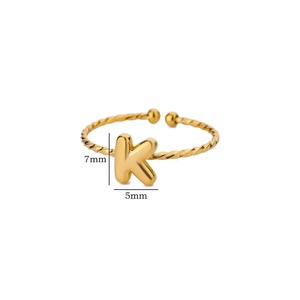 Anillo ajustable abierto de joyería de acero inoxidable chapado en oro de 18 quilates resistente al agua, anillo de dedo con 26 letras en inglés, anillo para mujer - Product Image 6
