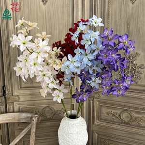 Flores de lirio artificiales de seda realistas para decoración de bodas, hoteles, escenarios, salones de banquetes y arreglos florales de pared. - Product Image 1