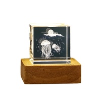 Cube de méduse et de dauphin gravé au laser, base de veilleuse lumineuse, ornement de bureau créatif en quartz transparent, style moderne et minimaliste