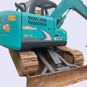 Mini-excavatrice d'occasion KOBELCO SK75 7,5T 7 tonnes 8 tonnes, fabrication japonaise, faible nombre d'heures, en stock, performances robustes, tracteur original - Product Image 1