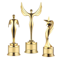 Trophées personnalisés de métaux de football Shining Glory Award Star Metal Trophy for Winner