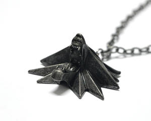 Vente en Gros de Witchers 3 <span class=keywords><strong>Wild</strong></span> <span class=keywords><strong>Hunt</strong></span> Inspiré Collier de Chaîne de Loup pour Hommes Pendentif en Alliage de Zinc pour Cadeau de Fiançailles Fête de Mariage - Product Image 4