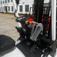 Chariot élévateur diesel CPCD25 2,5T : mât triplex de 4,3 m, moteur Xinchai, pneus pleins, déplacement latéral, boîte à outils.