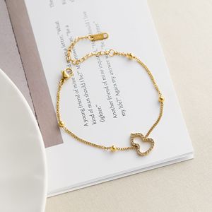 Bracciale in Acciaio Inossidabile Placcato Oro 18k con Zirconi e Farfalla Intarsiata, per Signore alla Moda - Product Image 2