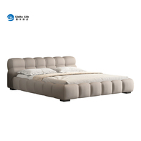 Lit de chambre principale, crème, nuage moelleux, taille double, tissu doux, confortable, rangement, décoration de meubles de maison