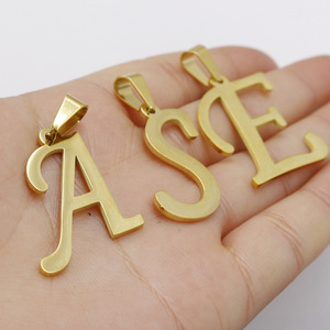 Colgante de letra mayúscula con cierre de semilla de melón |   Dijes con Iniciales Chapados en Oro de 18K PVD para Hacer Joyería DIY, Collares y Pulseras - Product Image 3
