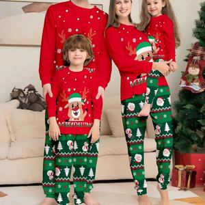 Pyjamas assortis pour la famille de Noël Vêtements de nuit avec impression de cerf et conception de lettres festives Vêtements de maison en polaire confortable - Product Image 1
