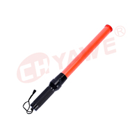 Bâton de signalisation LED de sécurité routière, lampe torche de contrôle du trafic, bâton de commande portatif pour aéroport, alimenté par batterie, non-réfléchissant