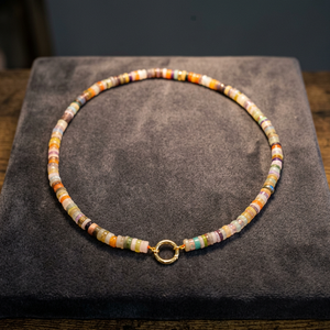 Collar de Piedras Preciosas Naturales Multicolores Hecho a Mano por SSringz, Gargantilla de Cristal Arcoíris para Mujer - Product Image 5