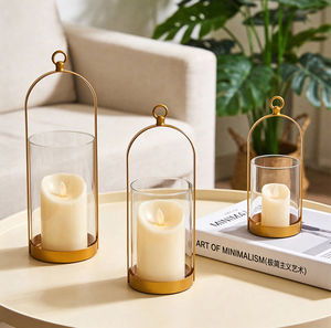 Candelabros LANJO Gold Hurricane con cúpula de vidrio hecha a mano para velas de pilar en centros de mesa, estantes o chimeneas - Product Image 1