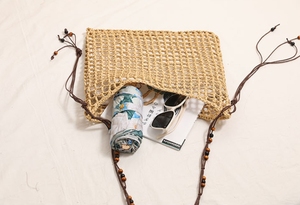 2025 Summer New Arrival Fashion Woven Straw Bag Wooden Bead <b>Square</b> Shoulder Hollow Design Beach Bag - Product Image 6