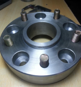 Bridas de acero al carbono Galvanizado: resistentes a la corrosión para uso en exteriores y a largo plazo - Product Image 3