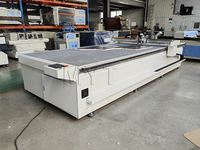 Panneau de conduits phénoliques machine de fabrication de conduits pré-isolés PIR ALU machine de découpe de conduits pré-isolés, panneau de conduits de Kingspan