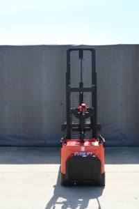 Precio de fábrica HELI 1,6 T 2,0 T Apilador eléctrico de pie 3M 3,5 m Carretilla elevadora 4400lbs Elevador de paletas con plataforma para la venta - Product Image 6