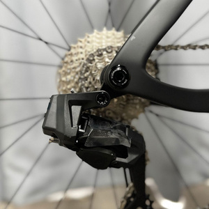 Bicicleta de Carretera con Cuadro de Carbono Integrado Optimizado 105 DI2, Ruedas de Carbono Cerradas 700C y Frenos de Disco - Product Image 4