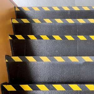 <span class=keywords><strong>Meilleur</strong></span> prix Chine haute qualité noir jaune rayé avertissement de danger PVC marquage au sol ruban de masquage <span class=keywords><strong>45mm</strong></span> * 13m matériaux d'isolation - Product Image 4