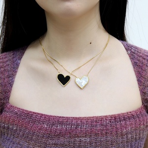 Collier pendentif cœur en coquille plaqué or 18 carats INS, bijoux en acier inoxydable pour femmes, délicat, rouge, blanc, noir, vert, collier « Je t'aime » - Product Image 6