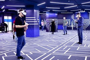 Big Space Indoor <strong>VR</strong> Shooting <strong>Simulator</strong> Free Walking &amp; Roaming Multiplayer Virtual Reality Arena Free Virtual Reality <strong>Experience</strong> - Product Image 6