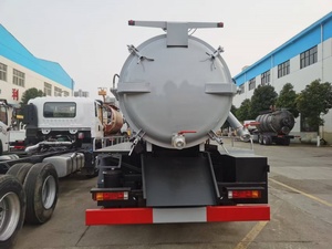 Camión de Succión de Aguas Residuales Shaanxi, Diésel Manual, 15cbm, Euro 6, 150-250hp, Capacidad de Carga 11-20T - Product Image 3