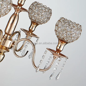 Hermoso <span class=keywords><strong>Candelabro</strong></span> Nuevo de 5 Brazos con Acabado Dorado Metálico para Mesa de Comedor, Decoración Central para Bodas - Product Image 4