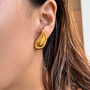 2024 Dazan nouveau 18k plaqué or hypoallergénique en acier inoxydable Vintage minimaliste larme gaufrage boucles d'oreilles pour petite amie Gigt - Product Image 2