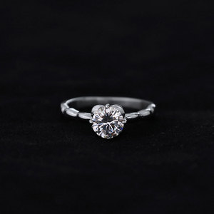 <b>Crystal</b> <b>Ring</b> Bezel Setting Round Zircon Unisex Engagement Jewelry Geometric Design - Product Image 2