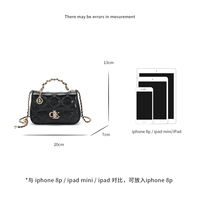 Sacs de luxe de créateur SS 2026 – Sacs à main noirs avec logo gaufré, sac bandoulière ajustable pour femme, vente en gros quotidienne